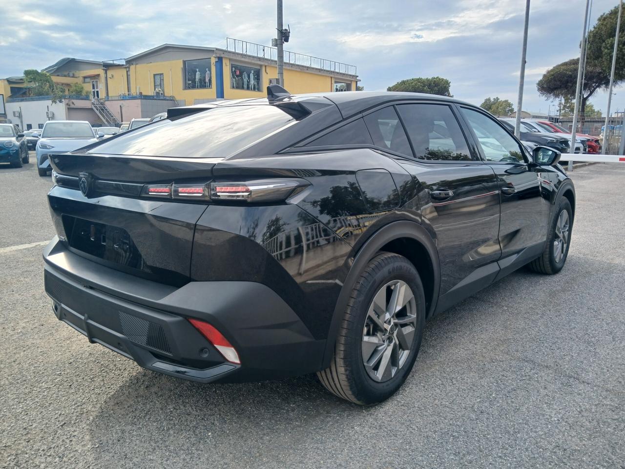 Peugeot 408 Hybrid 145 e-DCS6 Allure