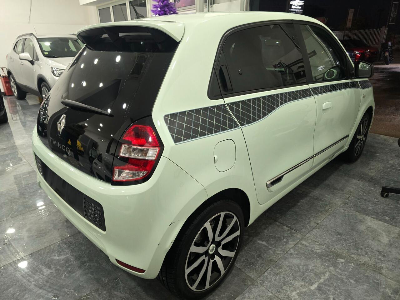 Renault Twingo SCe EDC La Parisienne