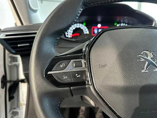 Peugeot 2008 PureTech 130 S&S Allure Pack