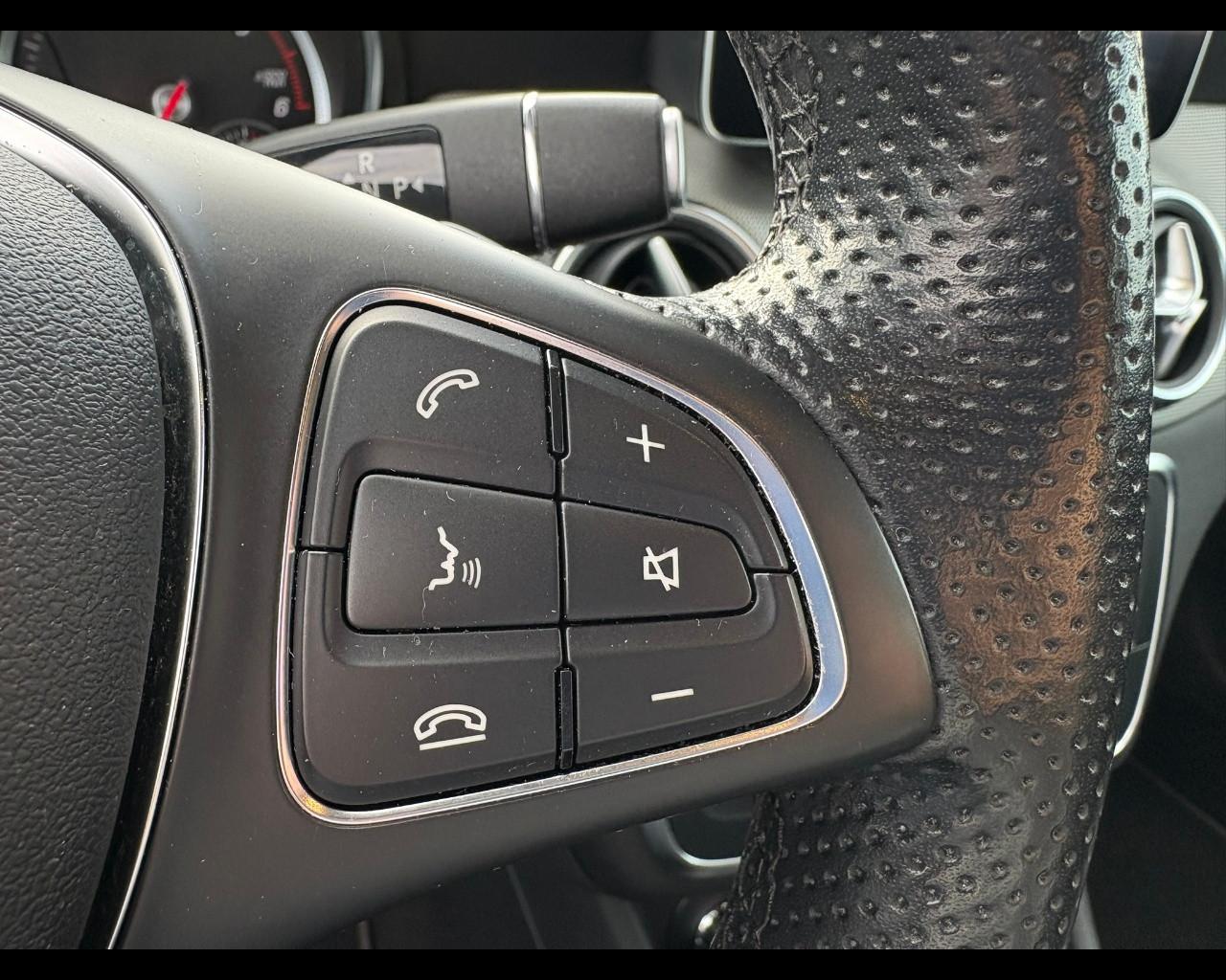 Mercedes-Benz GLA (X156) - GLA 200 d Automatic Sport