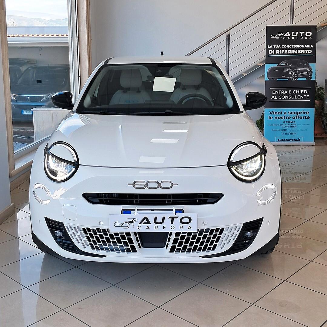 Fiat 600 Hybrid 100 CV DCT MHEV La Prima
