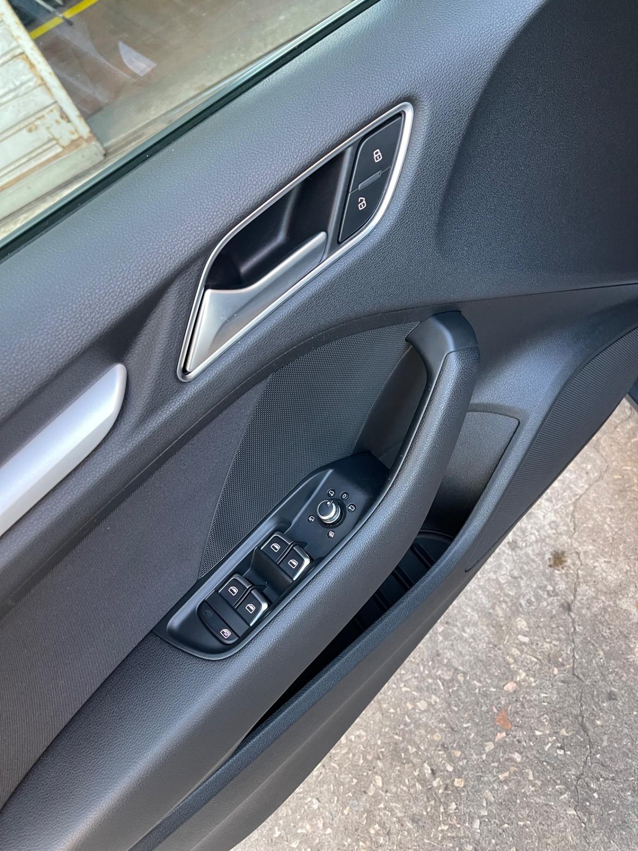 Audi A3 SPB 1.6 TDI 105 CV CR Ambition