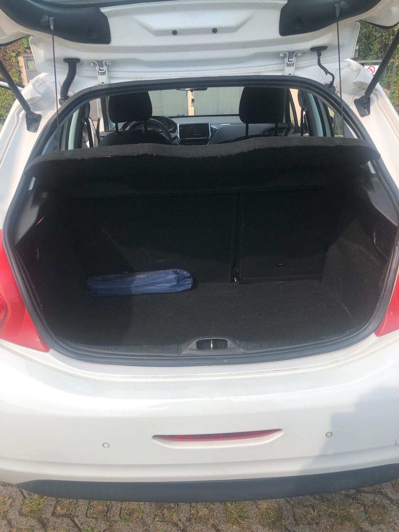 Peugeot 208 1.4 HDi 68 CV 5 porte Active