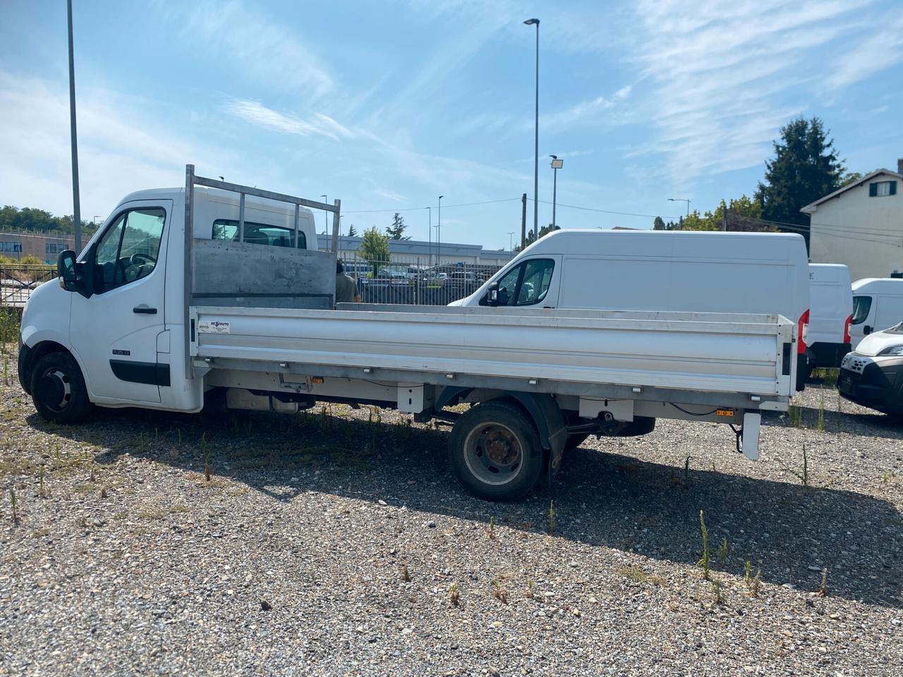 Nissan NV400 35 2.3 dCi 125CV PL Cabinato