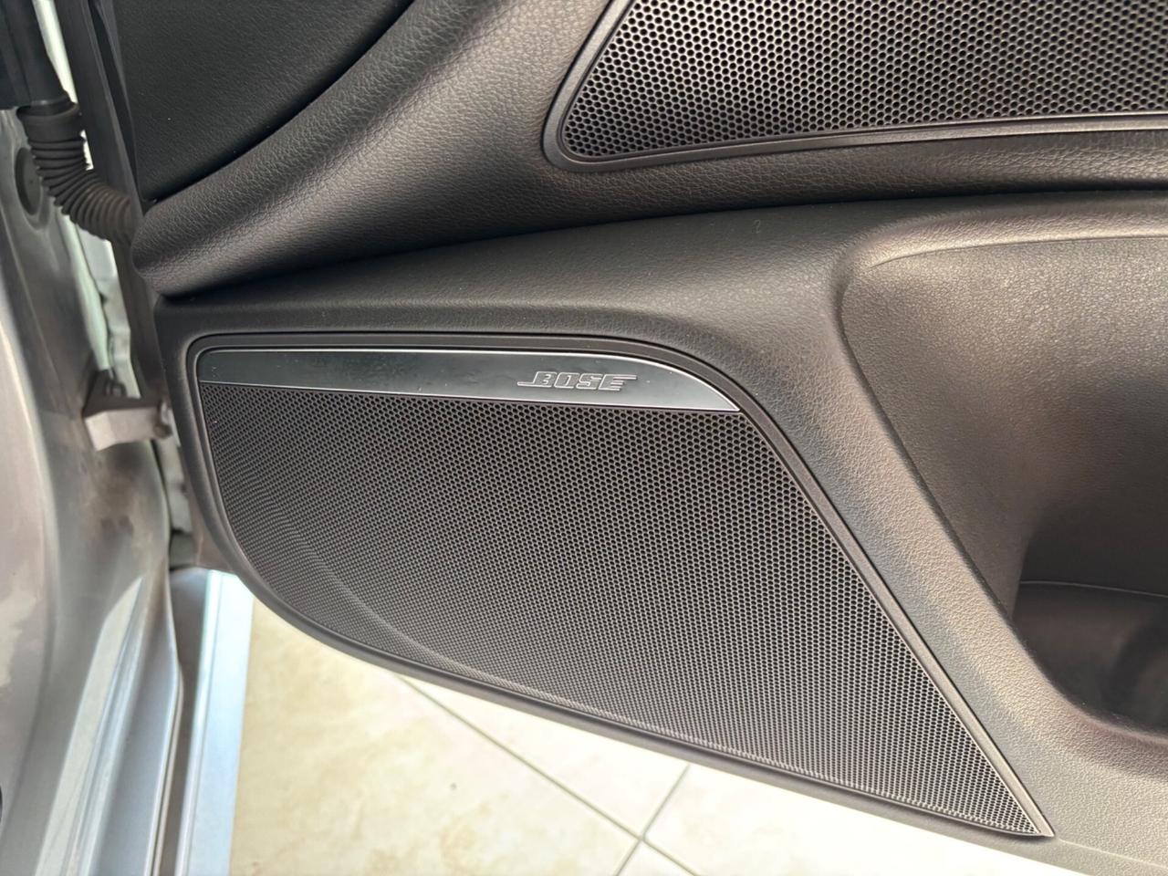 Audi A6 Avant 2.0 TDI 190 CV s-line matrix- navi-pelle gancio traino permute e finanziamenti