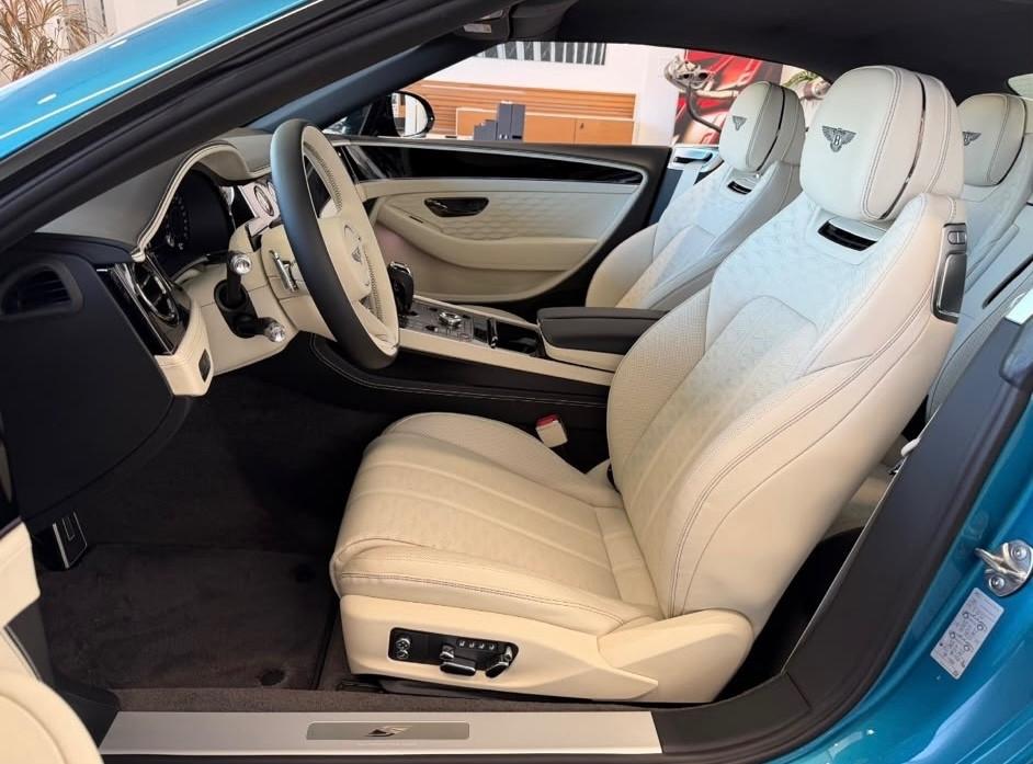 Bentley Continental GTC V8 Hybrid Mulliner