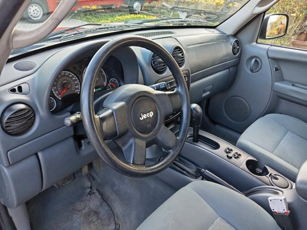 Jeep Cherokee 2.8 crd Sport 65th FL