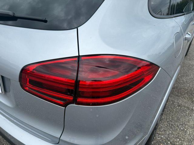 PORSCHE Cayenne 3.0 Diesel Platinum Edition