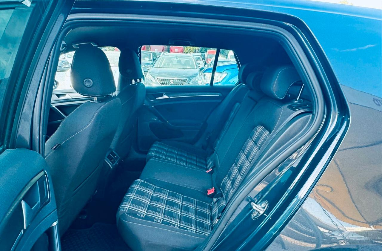 Volkswagen Golf 2.0 TDI DSG 5p. Sport BlueMotion Technology