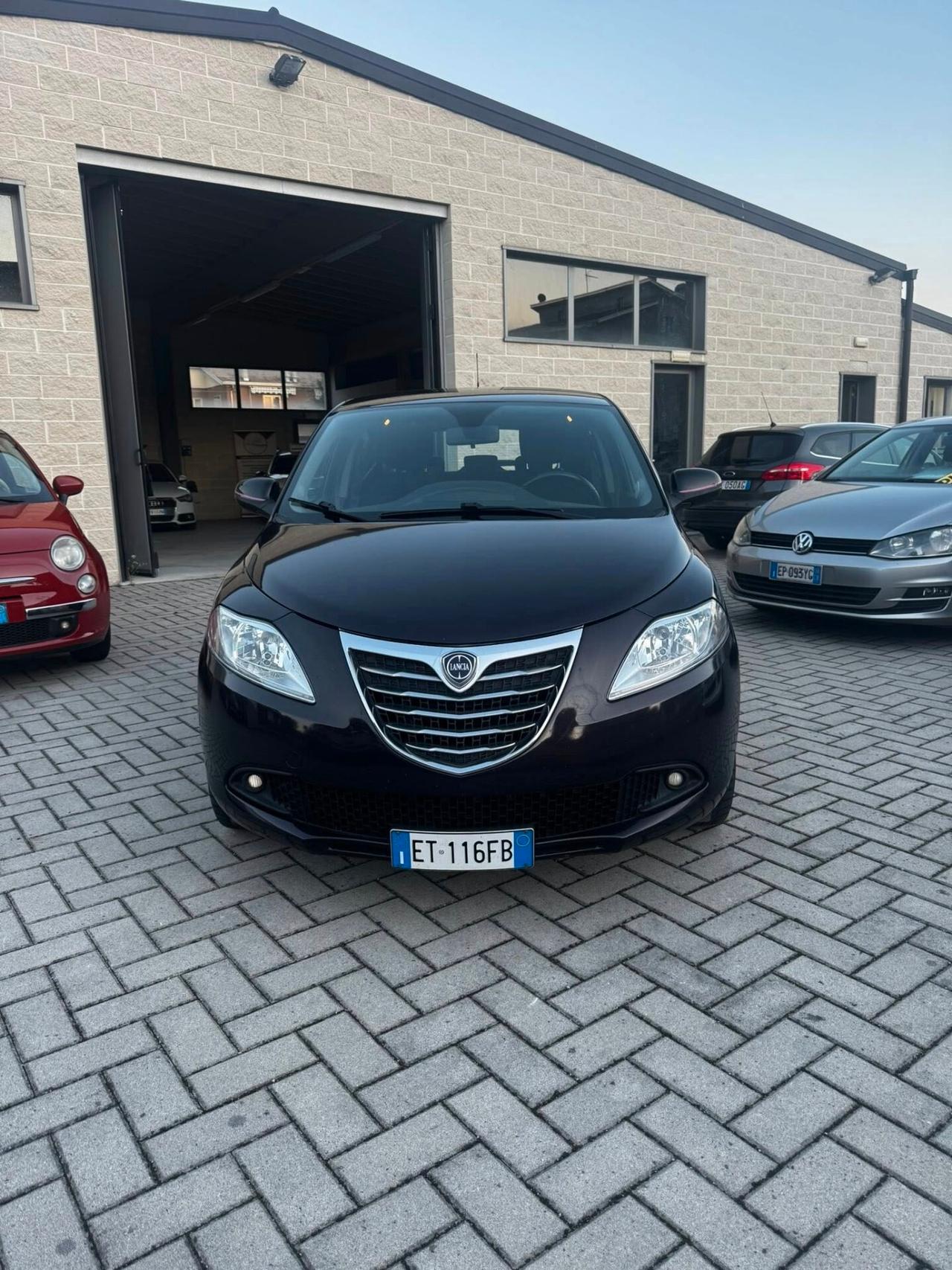 Lancia Ypsilon 1.2 69 CV 5 porte S&S Platinum