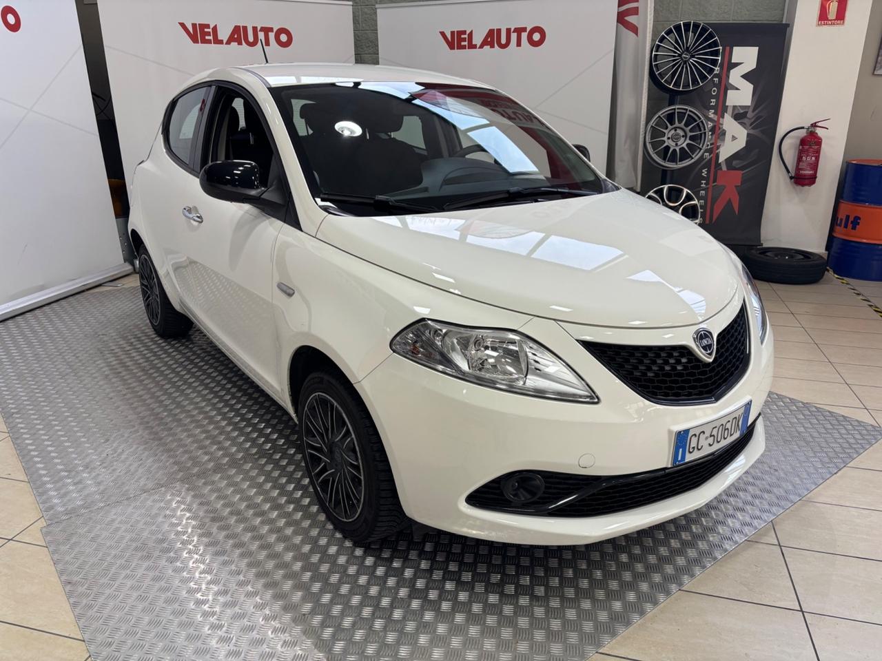 Lancia Ypsilon 1.2 69 CV 5 porte S&S Gold