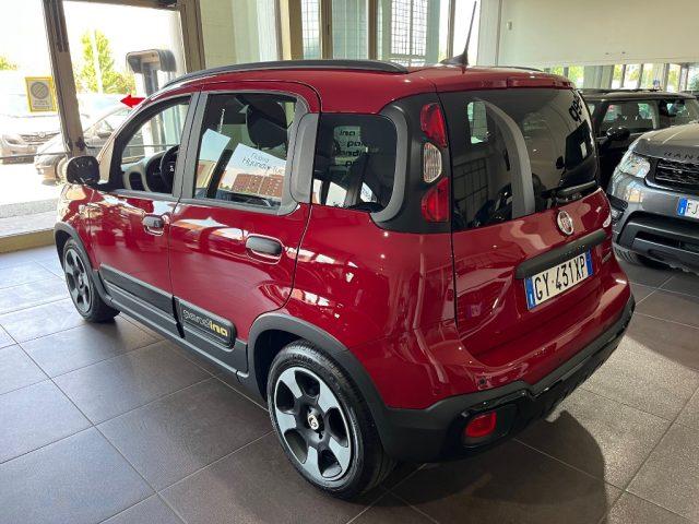 FIAT Panda 1.0 CROSS Hybrid Pandina