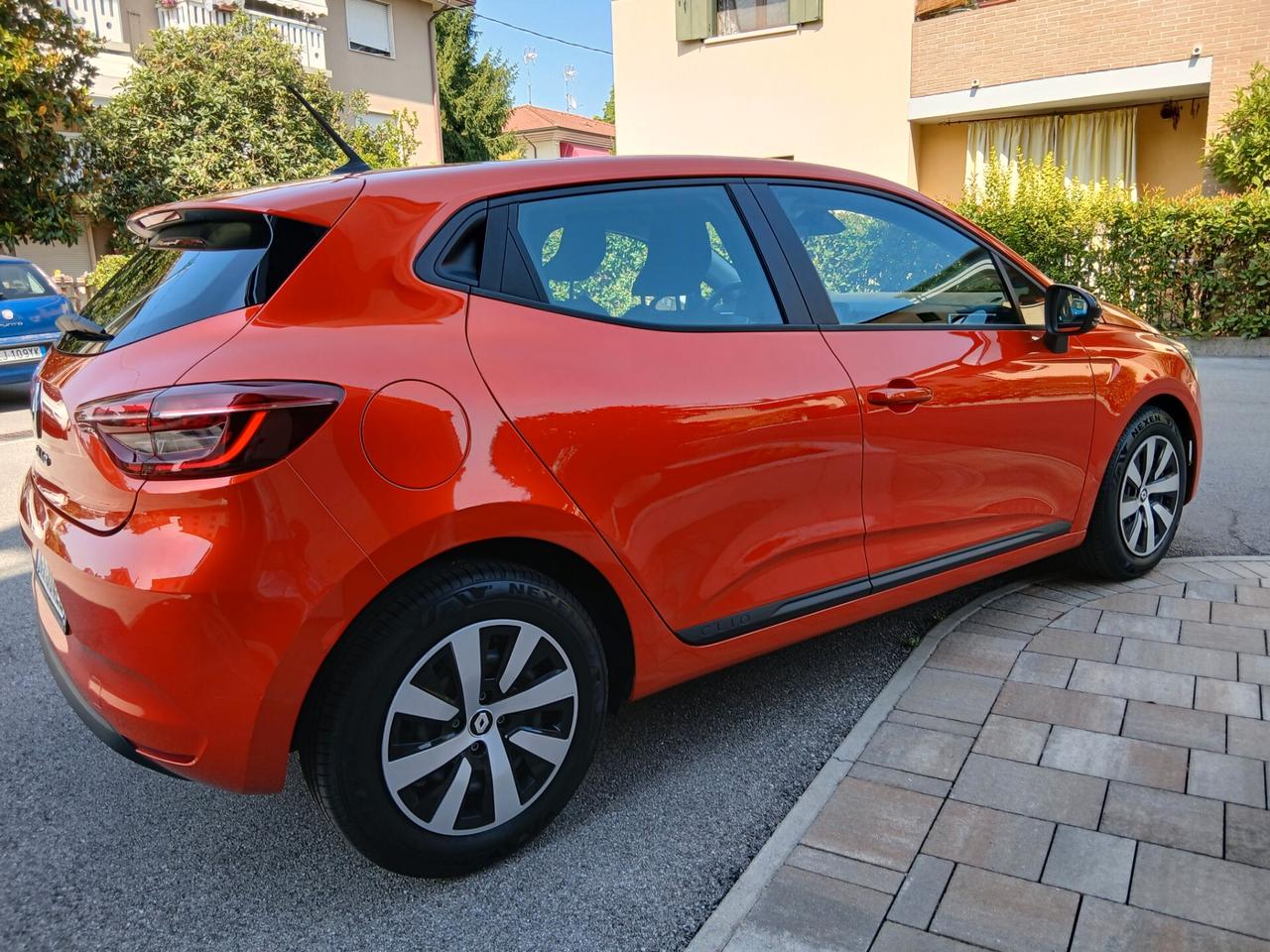 Renault Clio SCe 65 CV 5 porte Equilibre neopatentati a € 199 mese