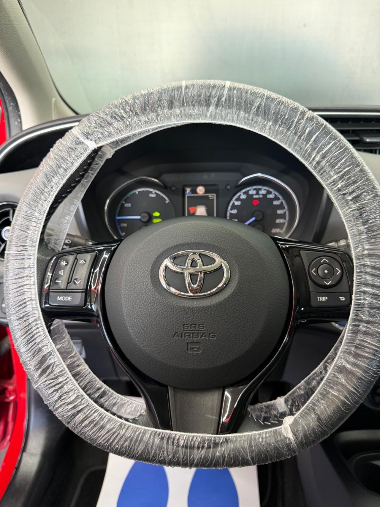 Toyota Yaris 1.5 Hybrid TREND RED EDITION 2018