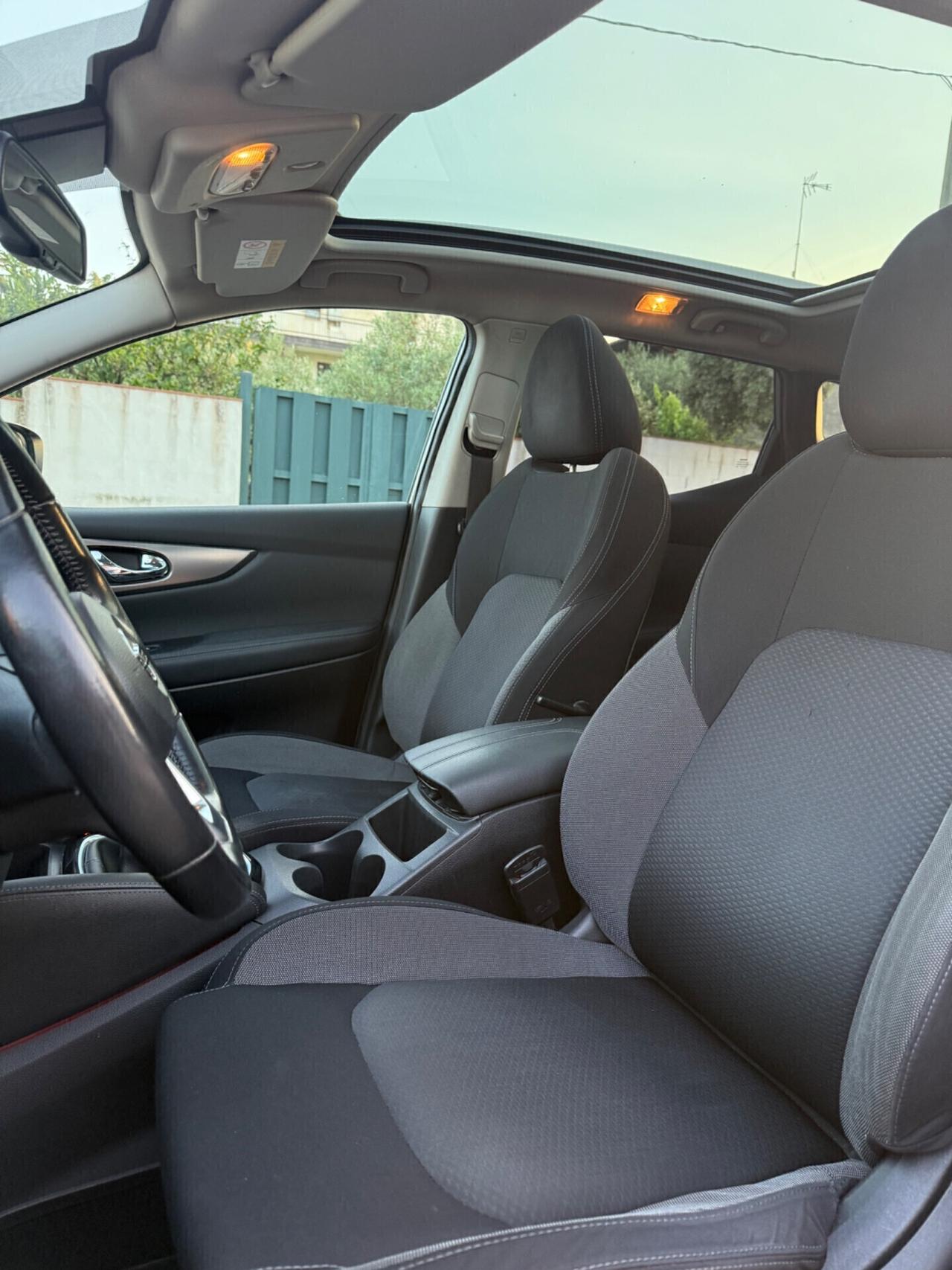 Nissan Qashqai 1.5 dCi Tekna tetto panoramico