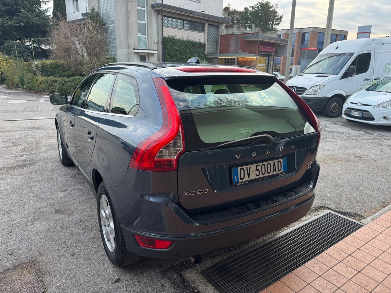 Volvo XC 60 XC60 2.4 D 163 CV AWD Geartronic Kinetic