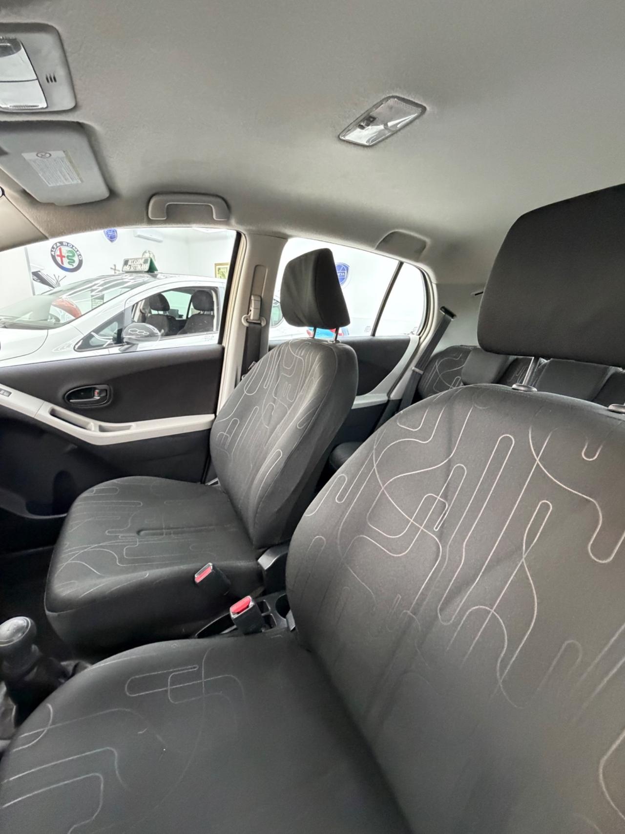 Toyota Yaris 1.0 5 porte