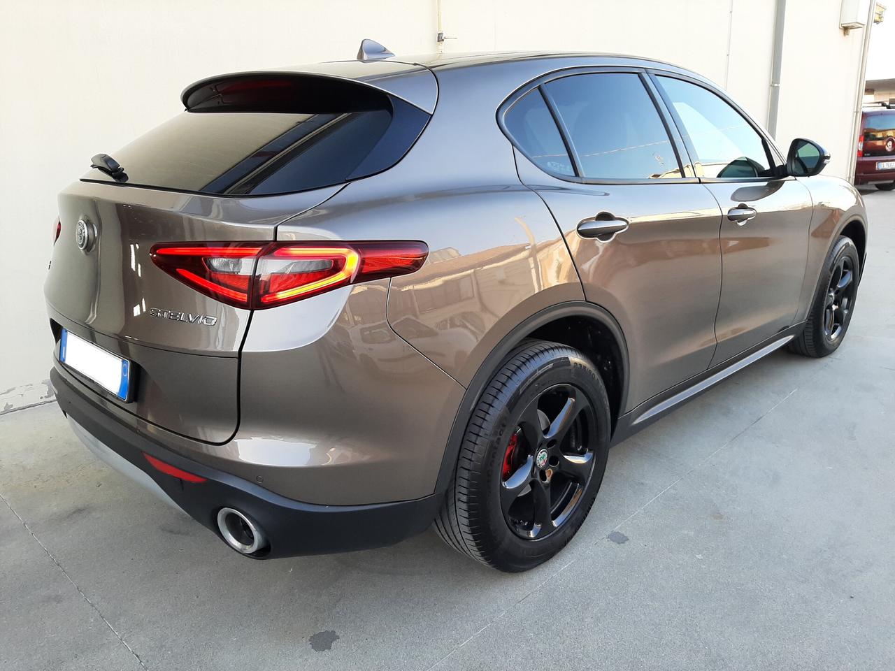 Alfa Romeo Stelvio 2.2 Turbodiesel 180 CV AT8 Q4 Super