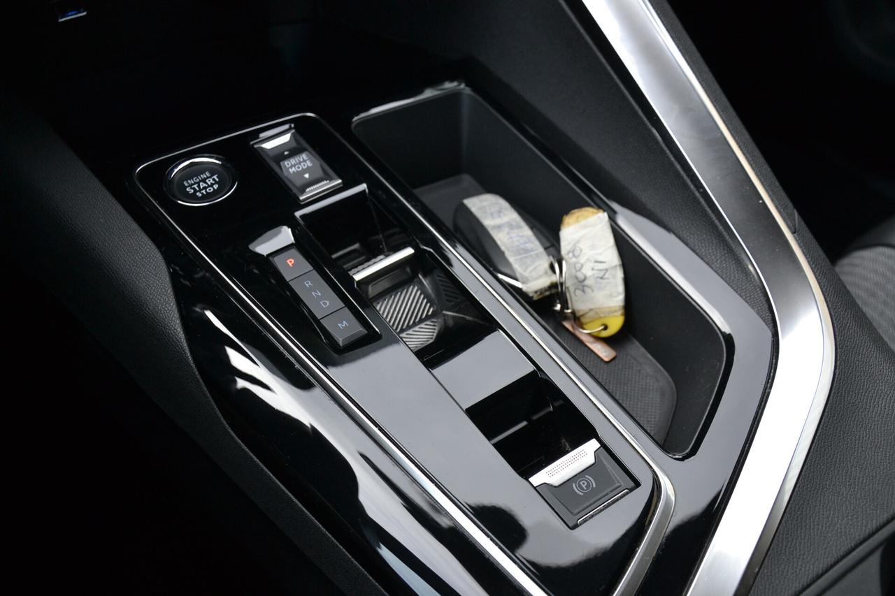 Peugeot 3008 1.5 HDi 130CV EAT8 ALLURE **N1 AUTOCARRO**+ IVA**