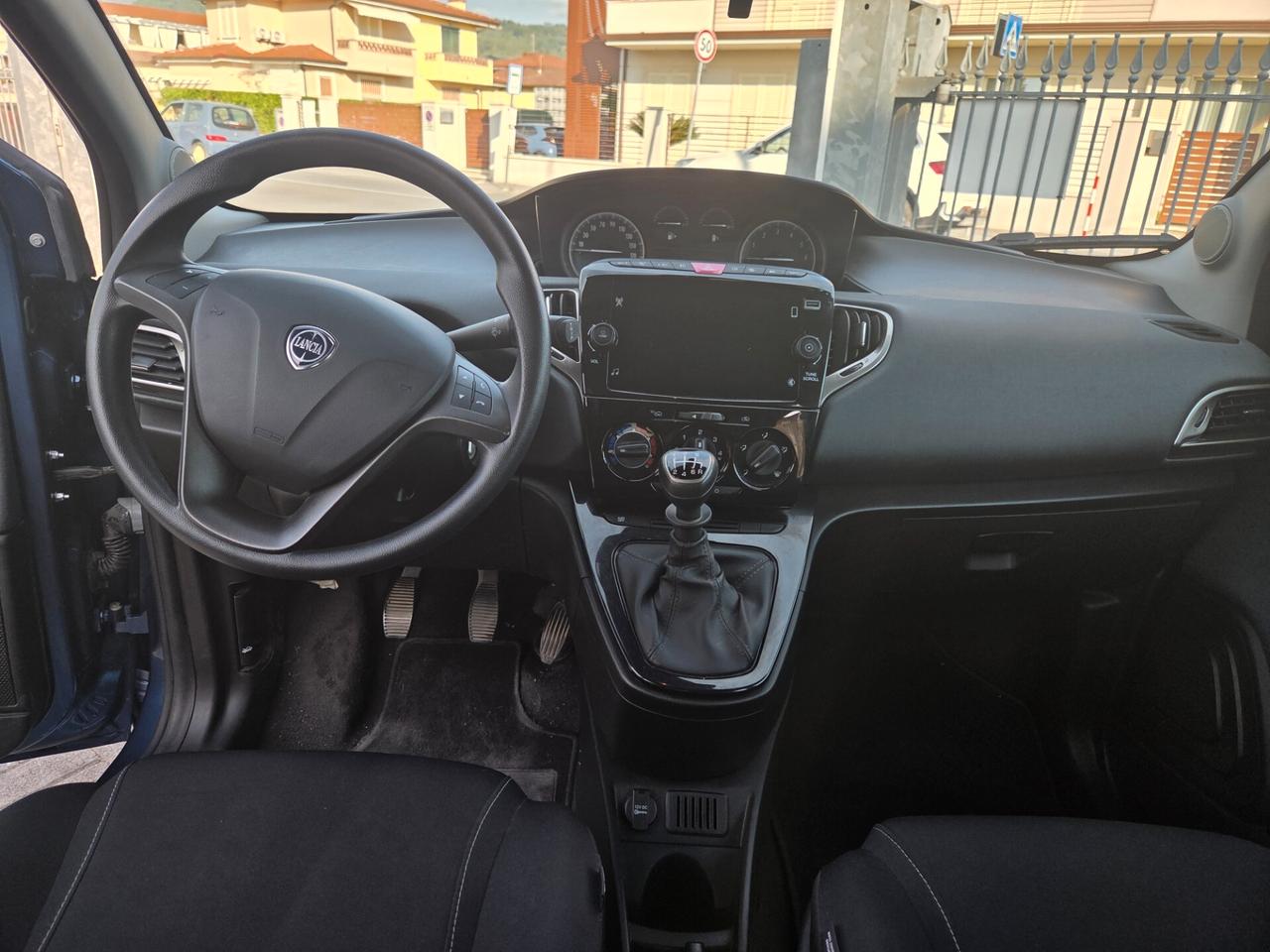 Lancia Ypsilon 1.0 FireFly 5 porte S&S Hybrid Ecochic Gold
