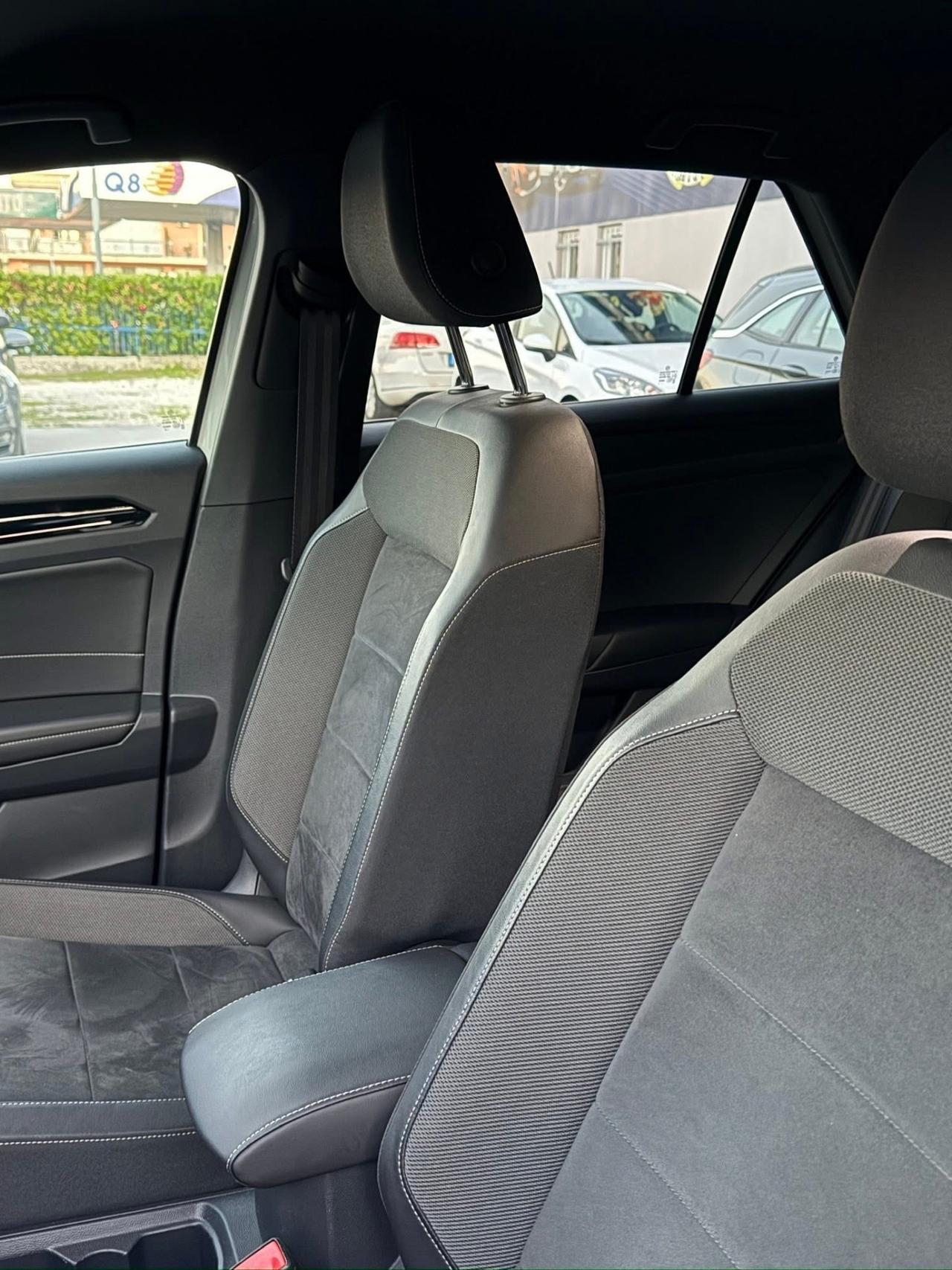 Volkswagen T-Roc 2.0 TDI SCR 150 CV DSG R-Line