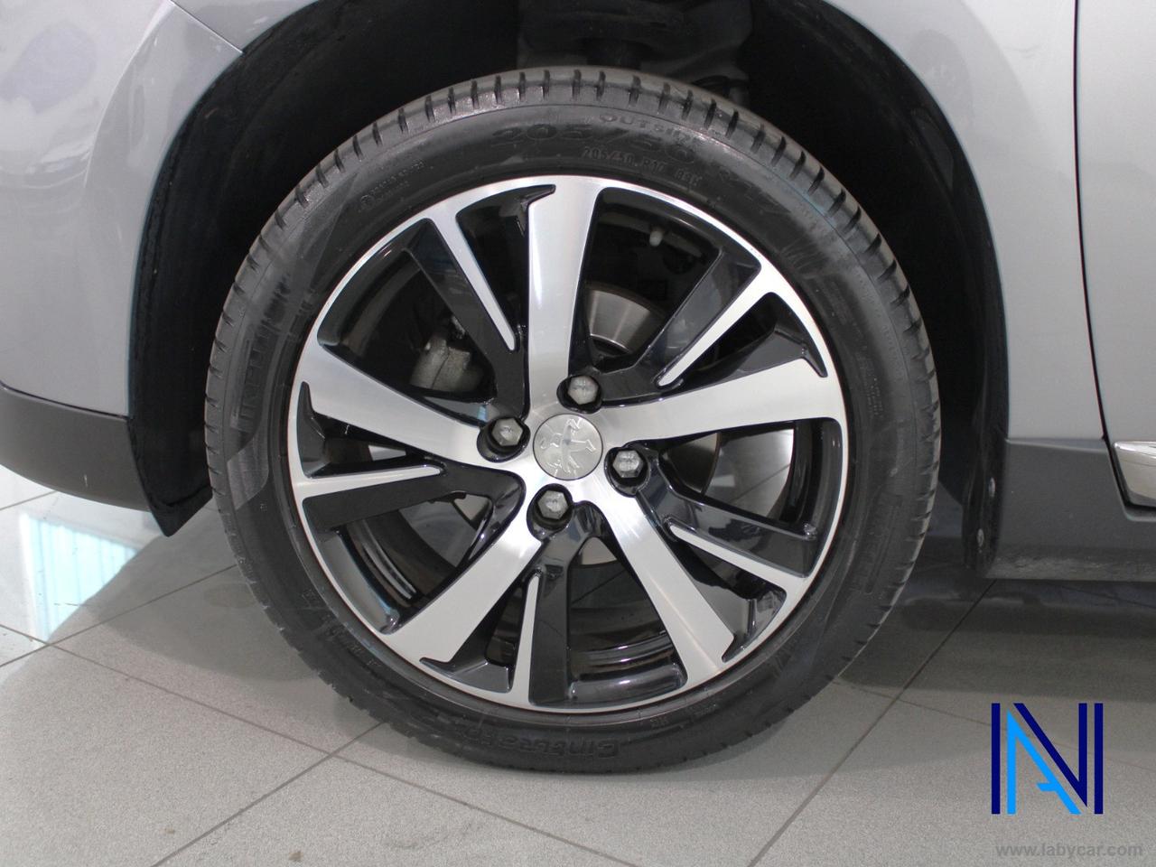 PEUGEOT 2008 BlueHDi 100 Allure