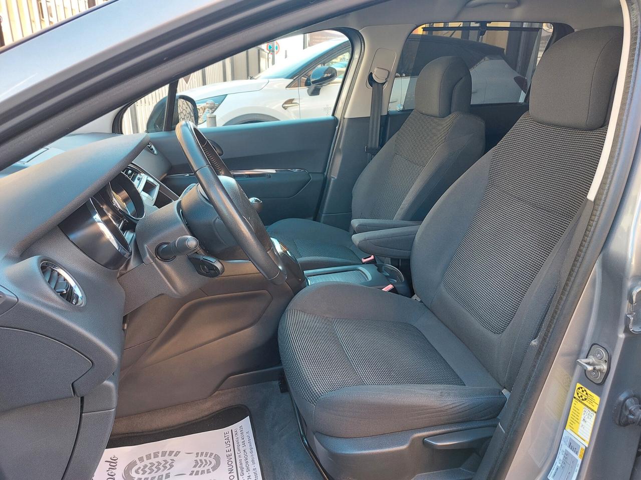 Peugeot 5008 1.6 HDi 115CV Allure 85Kw
