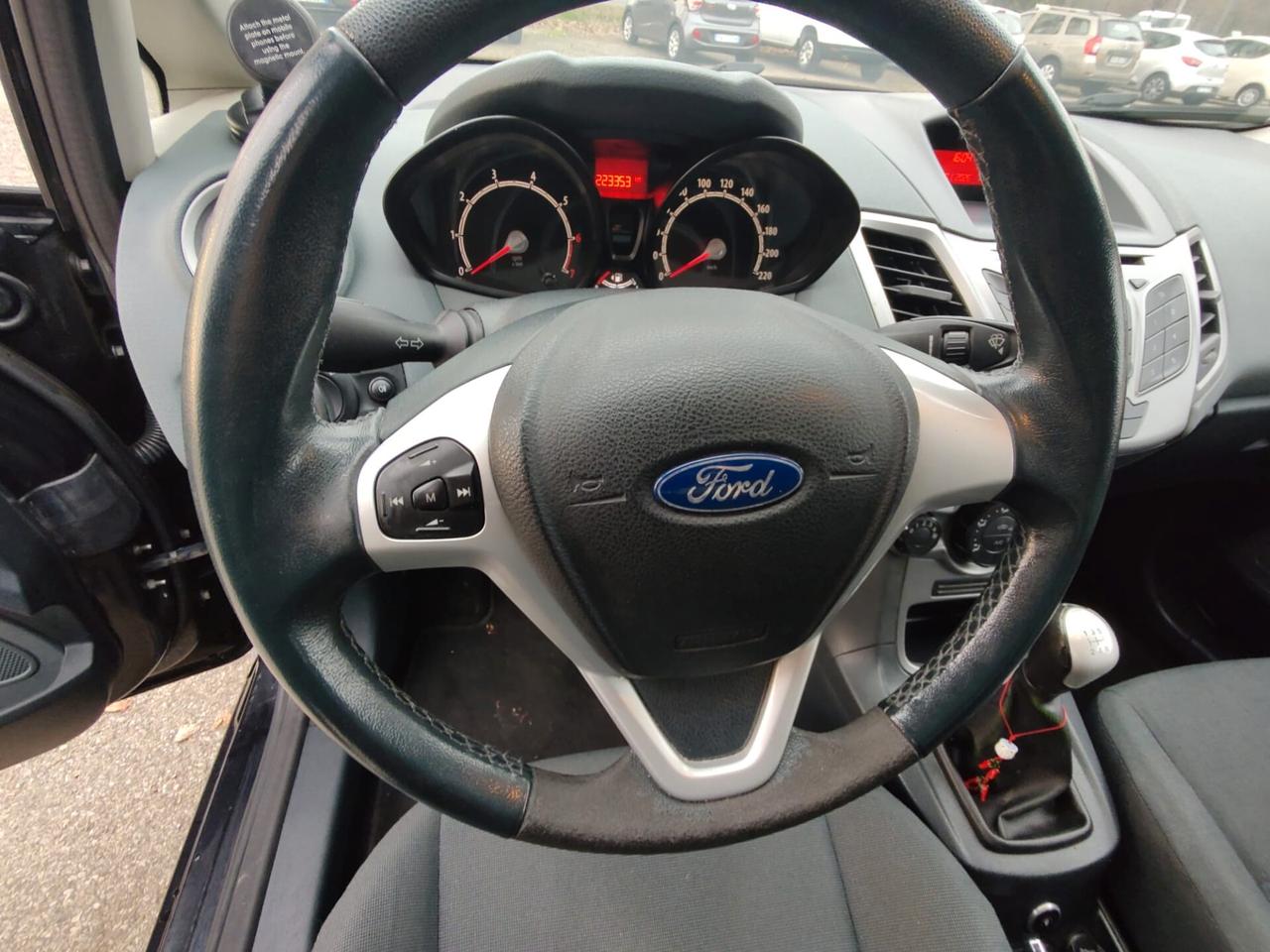Ford Fiesta 1.4 96CV aut. 5 porte Titanium, BENZINA\GPL, OK NEOPATENTATI.