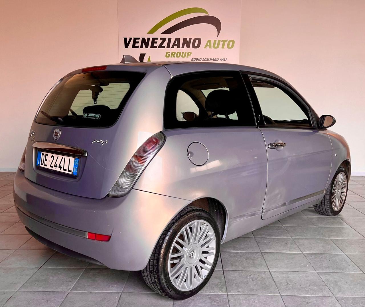 Lancia Ypsilon 1.3 MJT 90 CV Platino