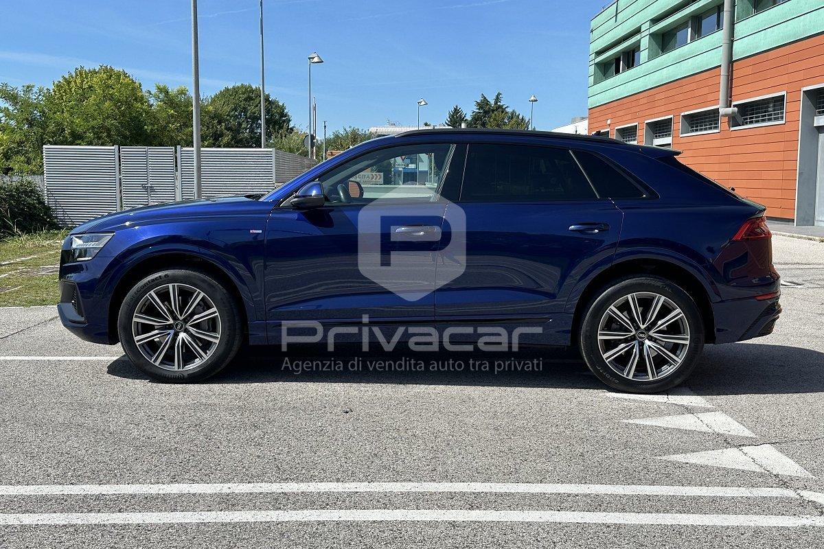 AUDI Q8 55 TFSI quattro tiptronic
