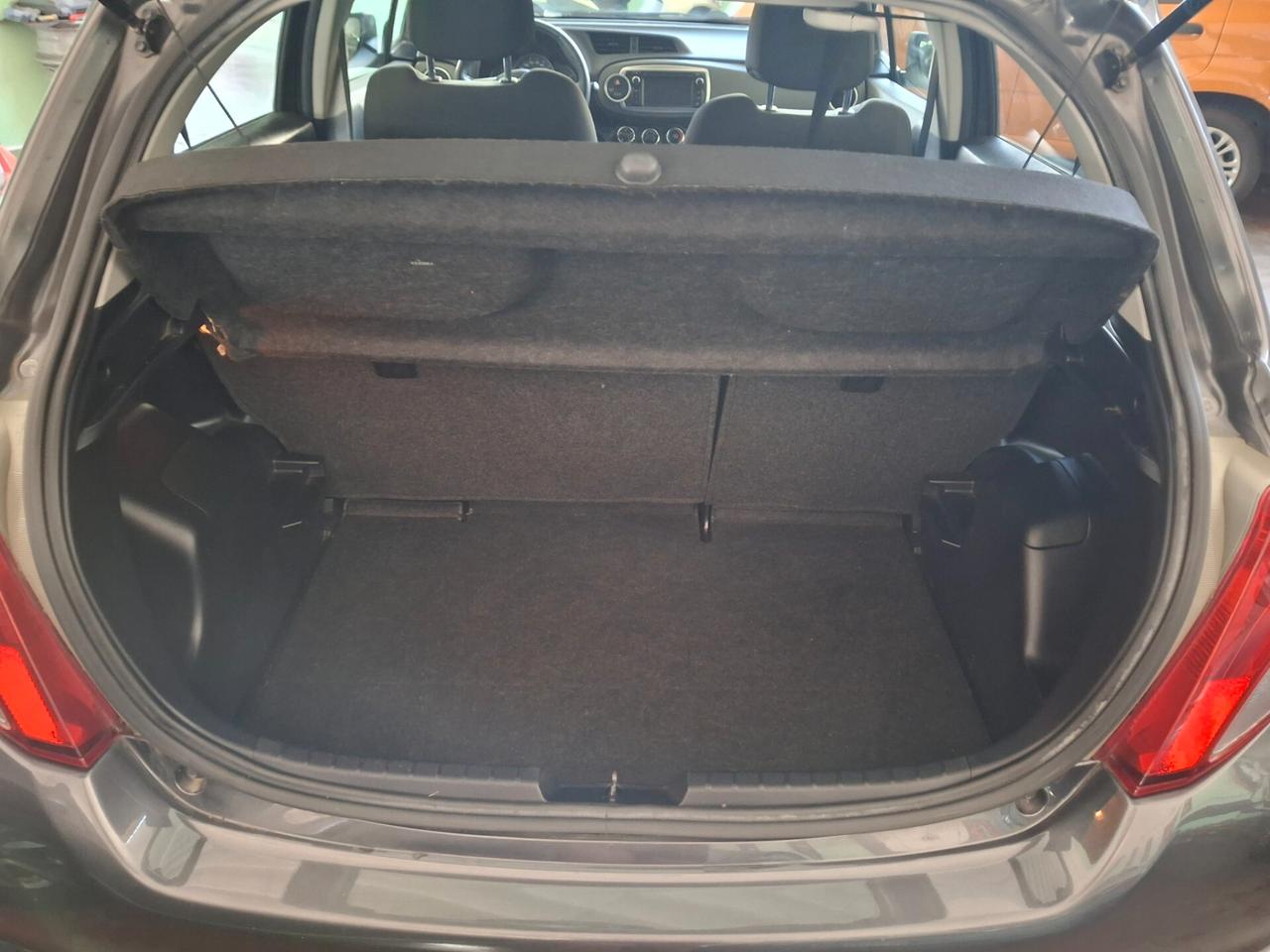 Toyota Yaris 1.0 5 porte Lounge