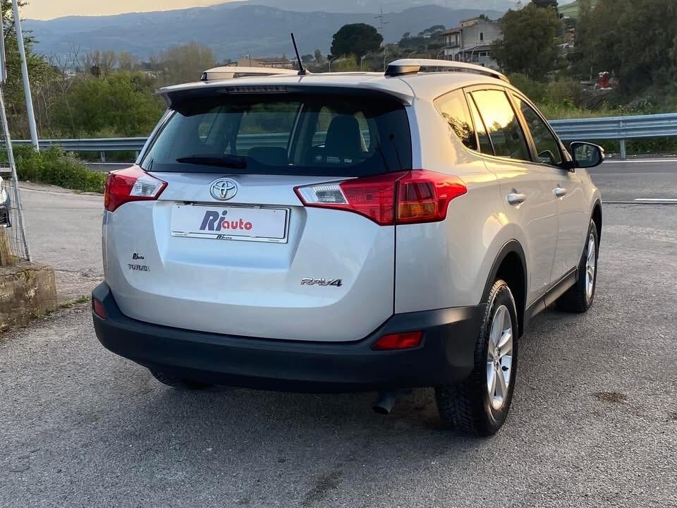 Toyota RAV 4 RAV4 2.0 D-4D 2WD