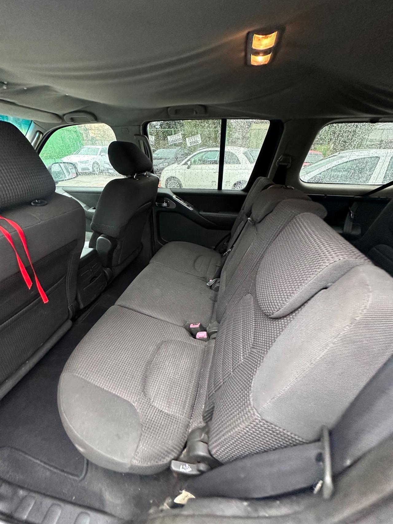 Nissan Pathfinder 2.5 dCi LE