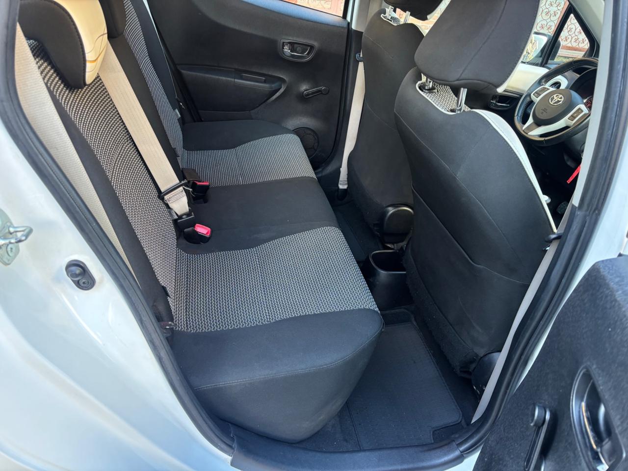 Toyota Yaris 1.0 5 porte Lounge