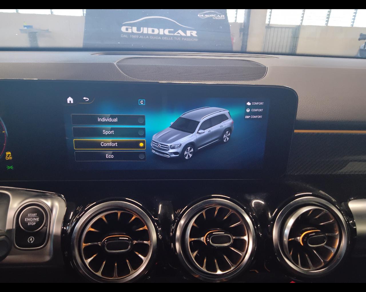 Mercedes-Benz GLB - X247 2019 - GLB 180 d Premium auto