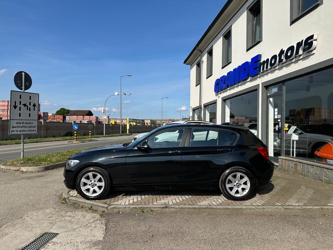 Bmw 116 116d 5p. Urban