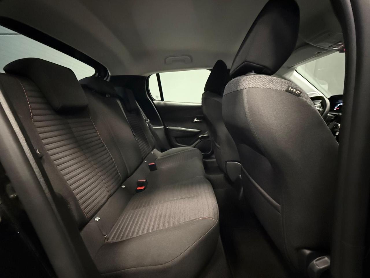 Peugeot 208 1.2 75CV 5 porte OK NEOPATENTATI