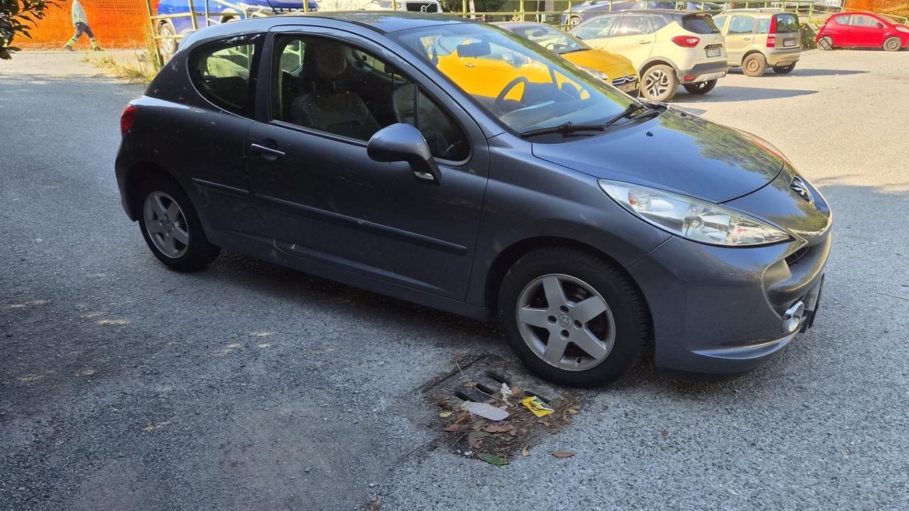 Peugeot 207 1.4 8V 75CV 5p. Energie Sport