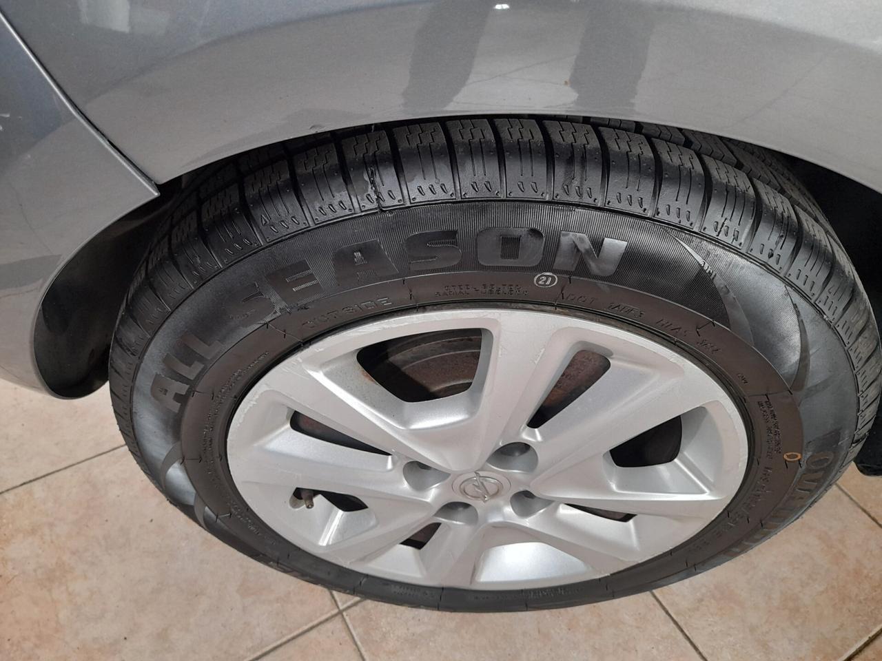 Opel Corsa 1.4 90CV 5 porte n-Joy