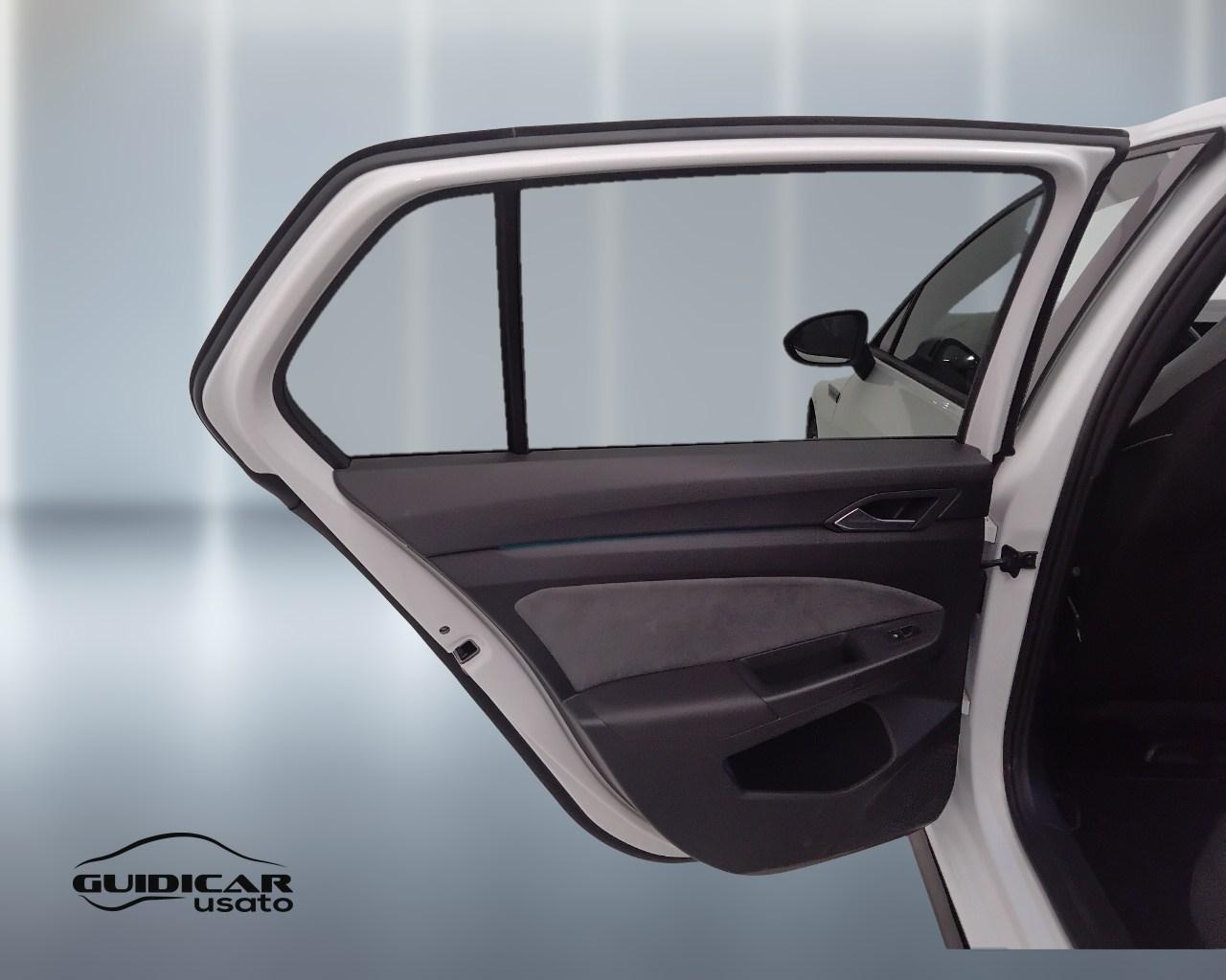 VOLKSWAGEN Golf VIII 2020 - Golf 1.5 etsi evo R-Line 130cv dsg