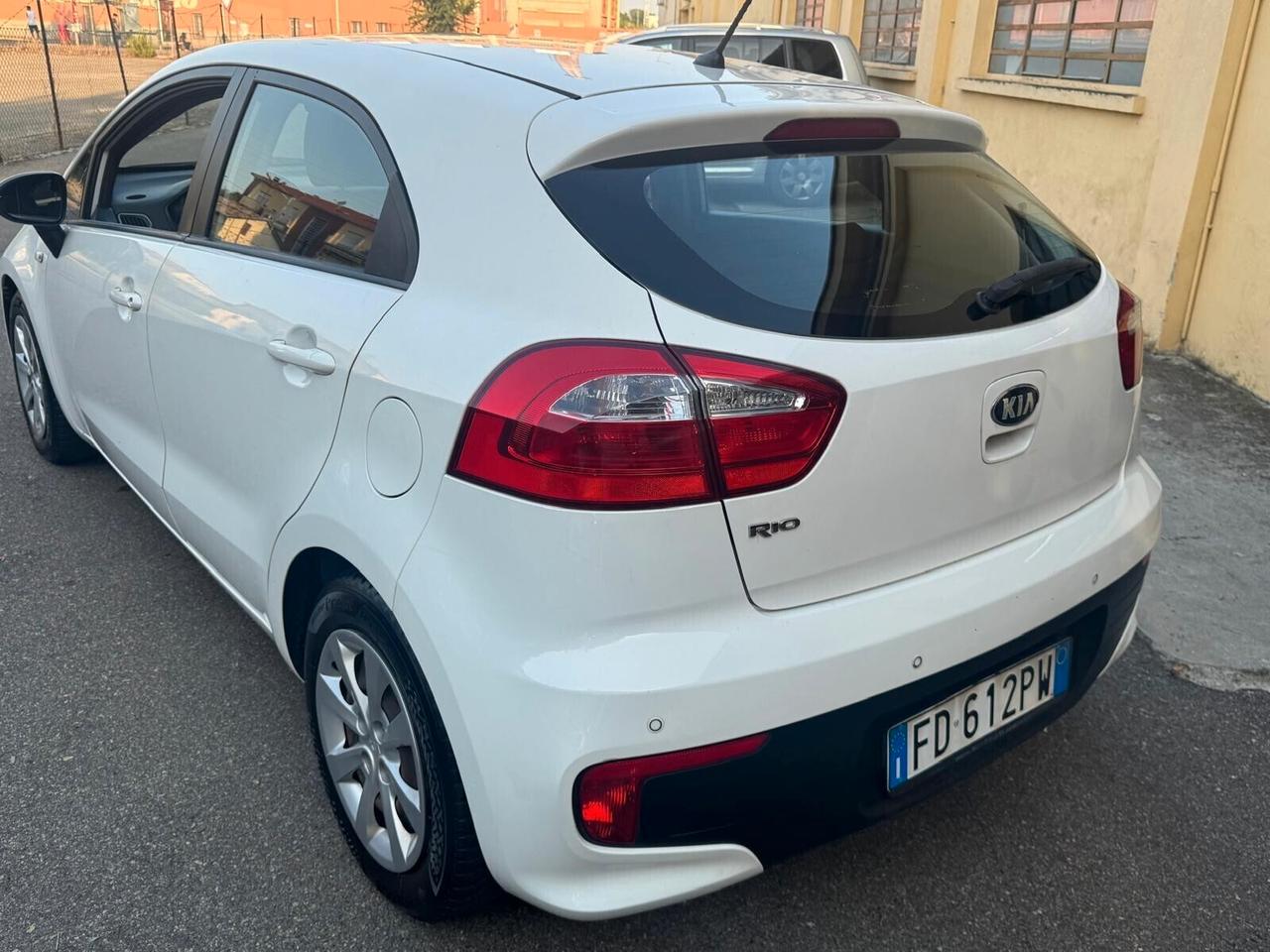 Kia Rio Anno 2016 1.2 BENZ/GPL 83 CV 5 PORTE