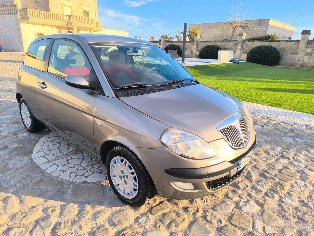 Lancia Ypsilon 1.2 benzina perfetta
