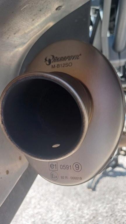 Bmw R 1200 GS 2 BORSE ORIGINALI SCARICO AKRAPOVIC GOMME NUOVE APPENA TAGLIANDATA