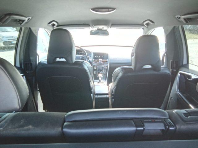 VOLVO XC60 D5 AWD Geartronic R-design Kinetic