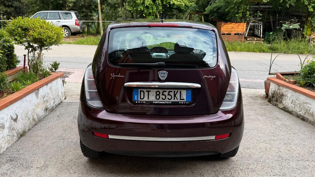 Lancia Ypsilon 1.3 MJT 75 CV Argento