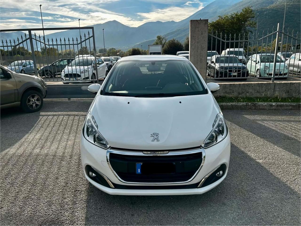 Peugeot 208 BlueHDi 75 5 porte EURO 6 NEOPATENTATI