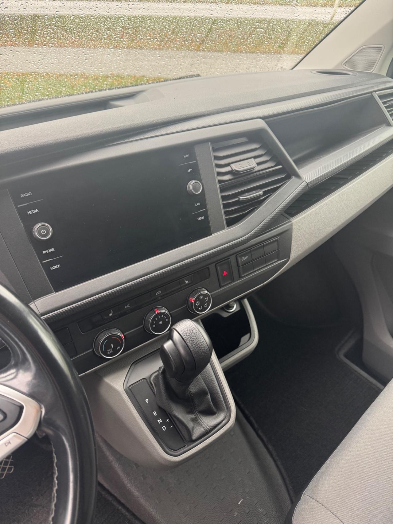 VOLKSWAGEN T6 TRANSPORTER