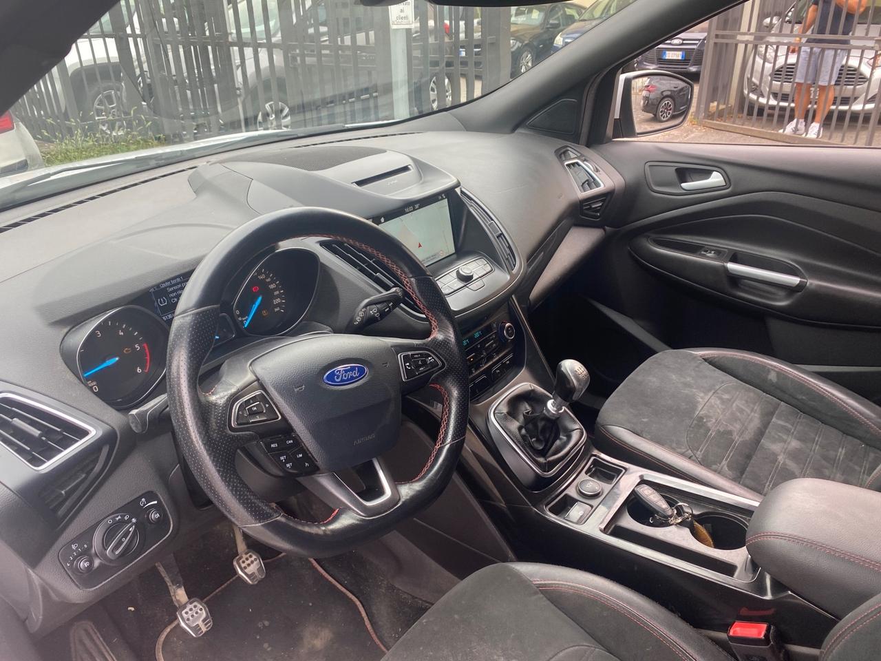Ford Kuga 1.5 TDCI 120 CV S&S 2WD ST-Line