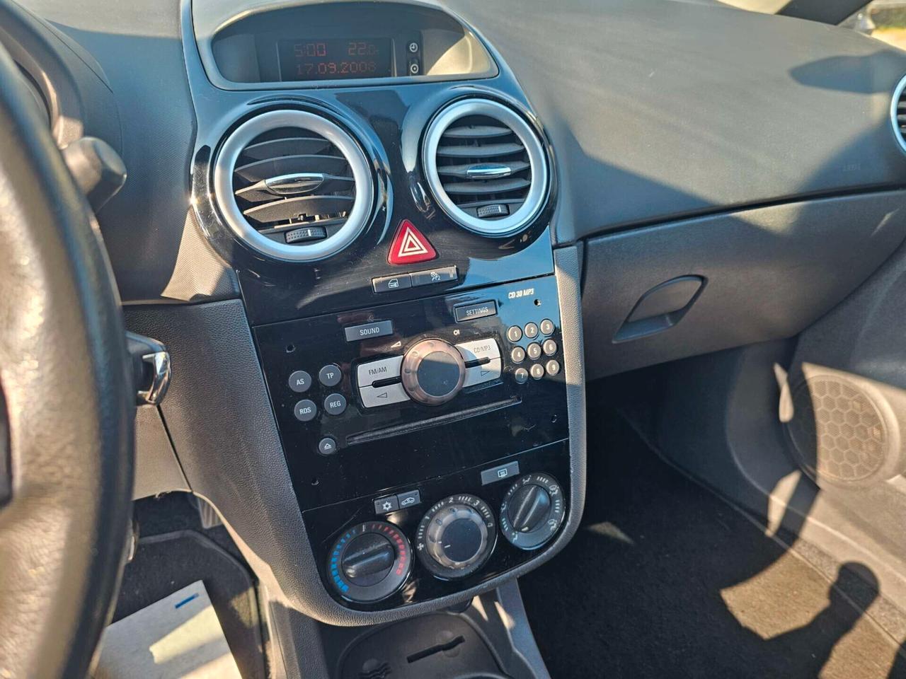 Opel Corsa 1.2 3 porte Club