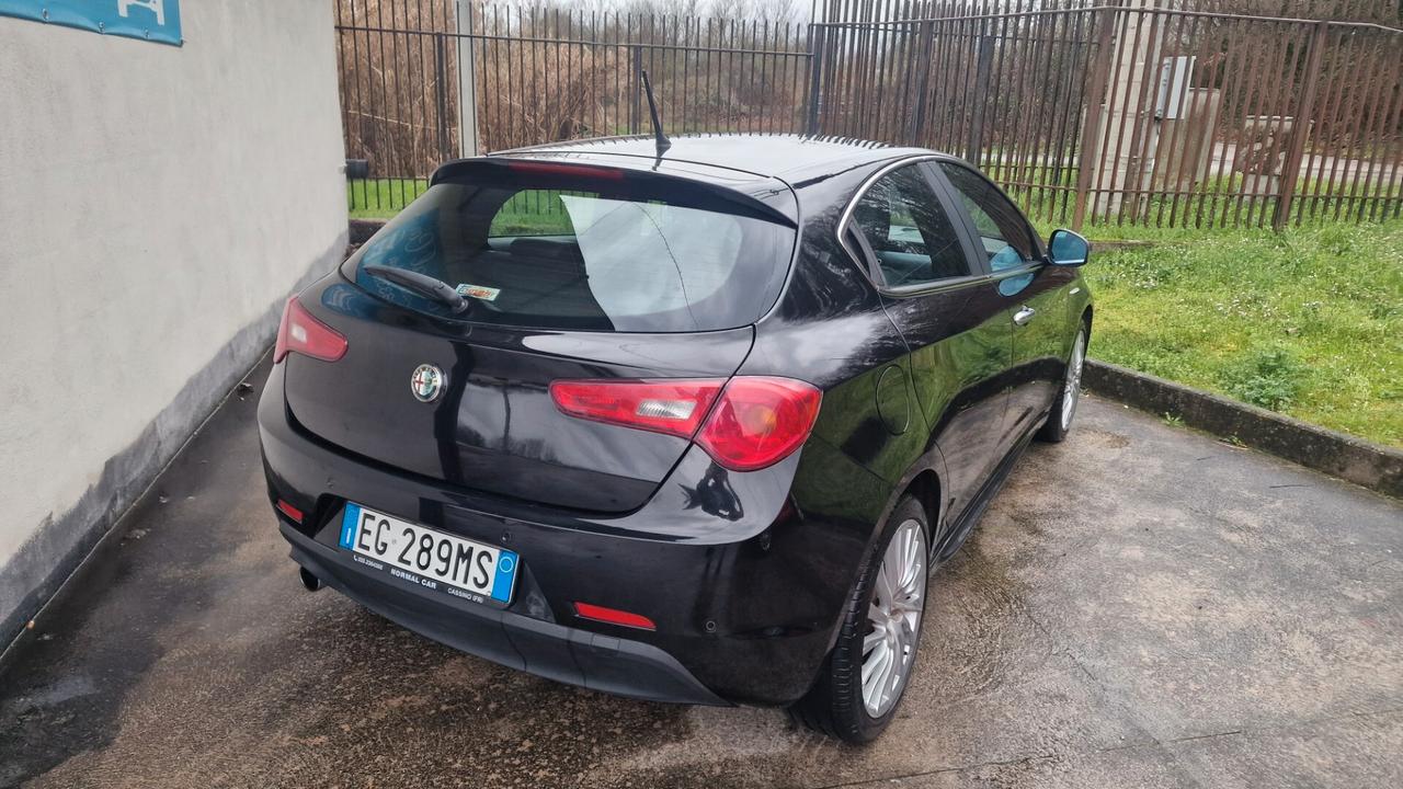 Alfa Romeo Giulietta 1.6 JTDm-2 105 CV Distinctive